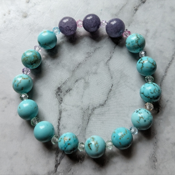 Turquoise Angelite Crystal gemstone 10mm bead stretch bracelet - Picture 4 of 6